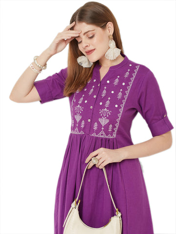 Women Embroidered Woven Flax Gathered Kurta